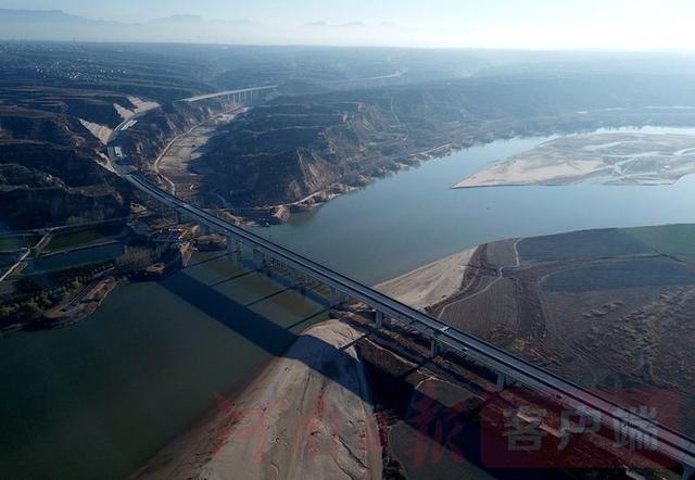 國道207孟州(zhōu)至偃師黃河(he)大橋即将建(jiàn)成通車