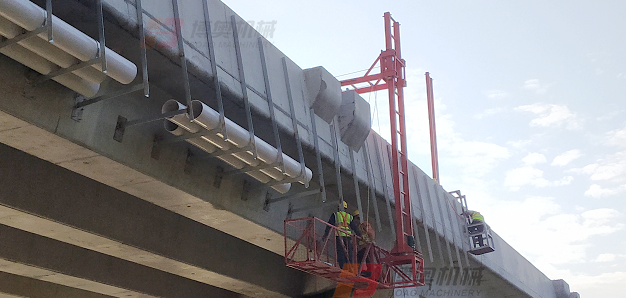 高速(sù)橋梁排(pái)水管安(ān)裝及橋(qiao)底檢修(xiū)平台