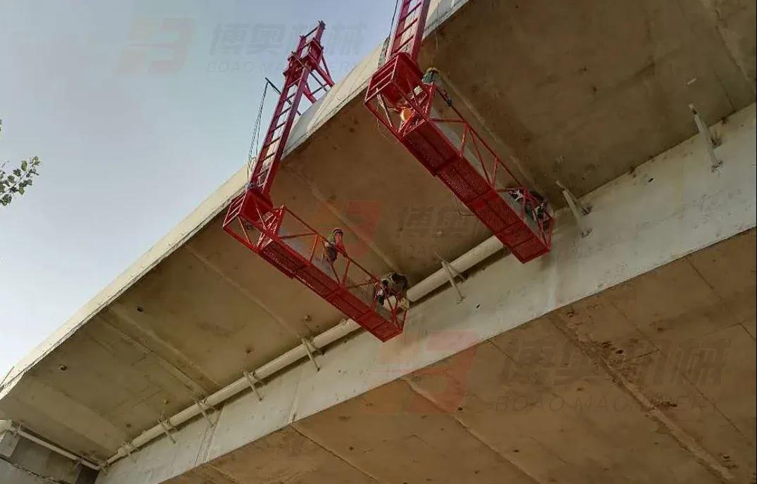 高架橋(qiao)集中橋梁排水管(guǎn)安裝設備