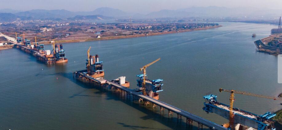 浙江金華蘭江特(tè)大橋進入上部梁(liáng)體施工