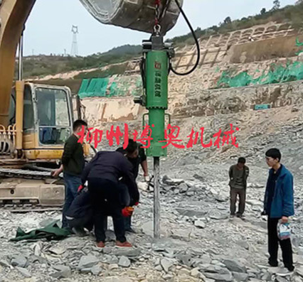 劈石機廠家(jiā)供應專業破硬石(shi)頭