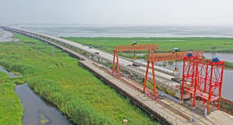 安徽最長跨湖(hu)大橋黃湖大橋預(yu)計年底建成通車(chē)