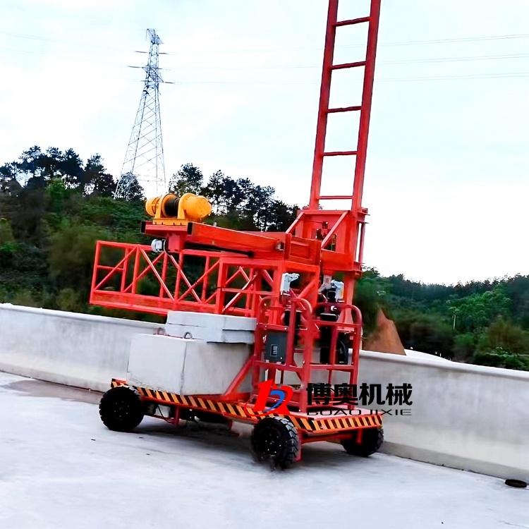 高架橋排(pai)水管道安裝施工(gong)電動吊籃設備