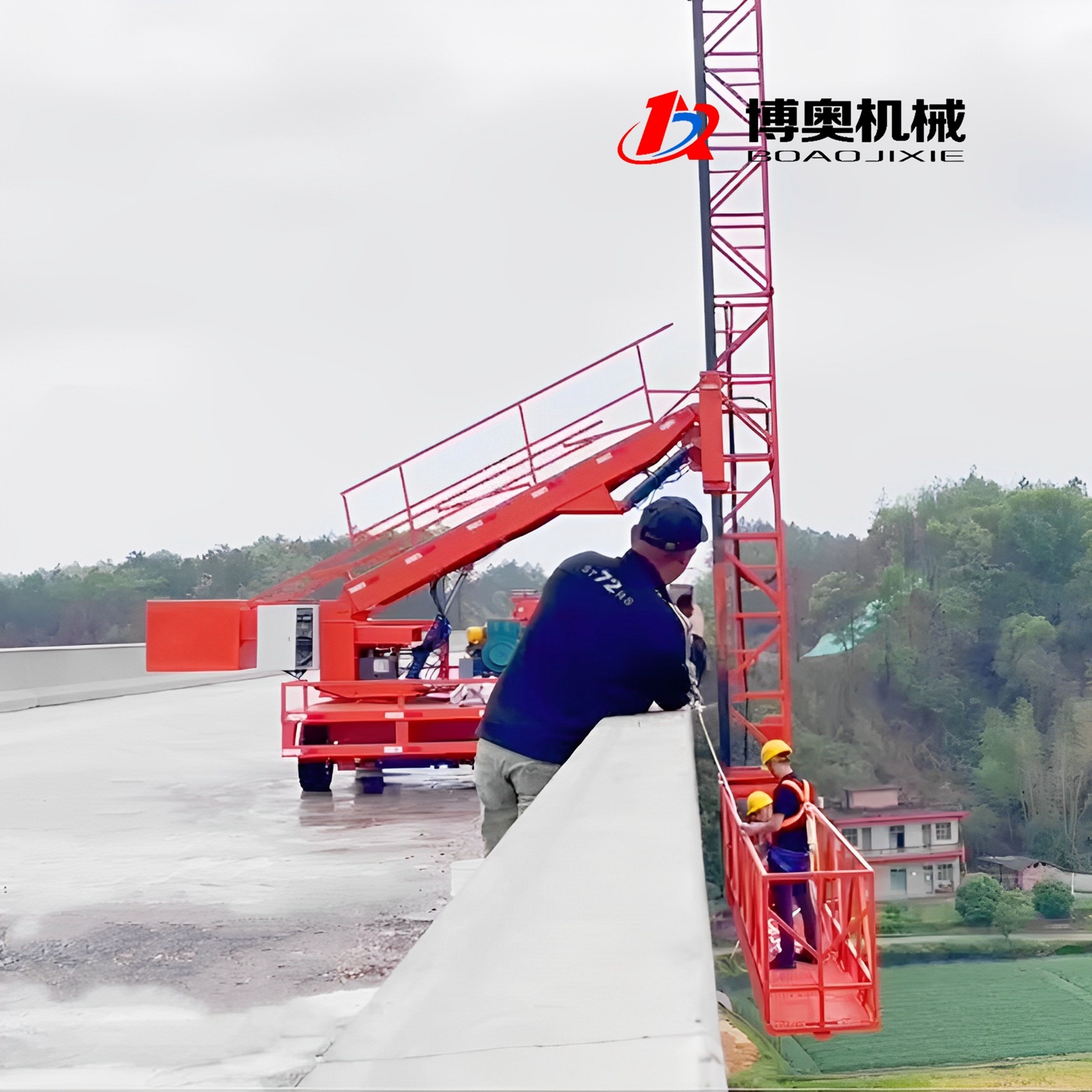 M60可跨越防抛網(wǎng)的液壓橋梁排(pái)水管側邊安裝(zhuāng)設備_檢修車