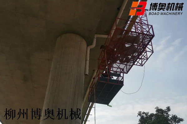 橋(qiao)梁PVC排水(shuǐ)管安裝(zhuāng)設備現(xian)場圖片(piàn)