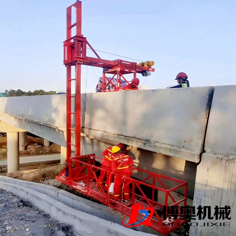 高架橋排水(shui)管道安裝施工電(diàn)動吊籃設備