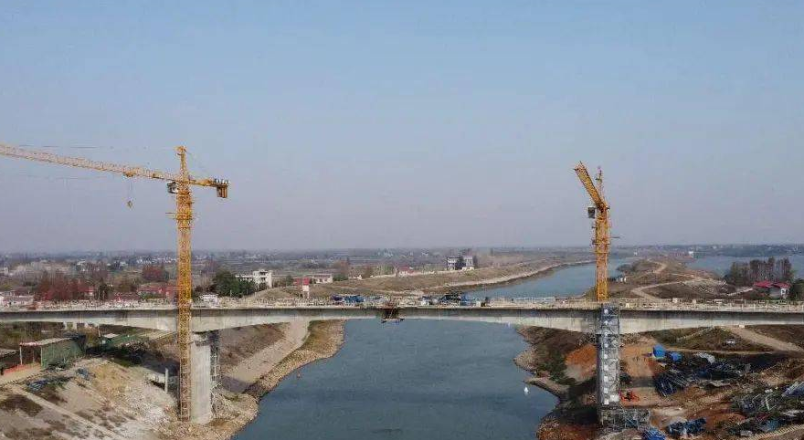 常德安鄉(xiāng)馬坡湖大橋主(zhǔ)橋順利合龍