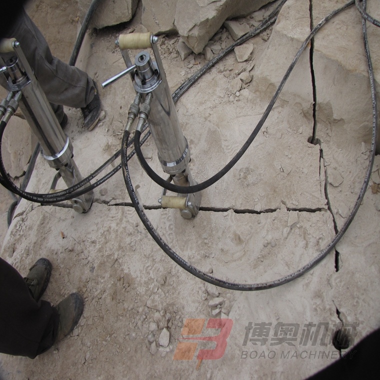 咸阳尔易金属制造集团(4G网站)FL90A手動岩(yan)石劈裂機