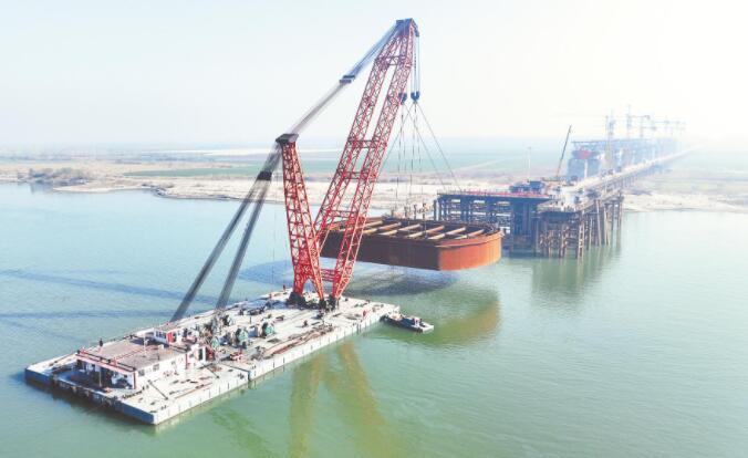 滬渝蓉高(gao)鐵漢江特大橋(qiáo)進入下部結構(gou)施工