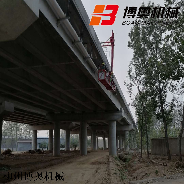 橋梁PVC排水(shui)管安裝設備(bèi)現場圖片