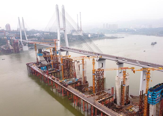 重(zhong)慶軌道(dao)交通18号(hào)線李家(jiā)沱長江(jiang)複線橋(qiáo)明年合(he)龍