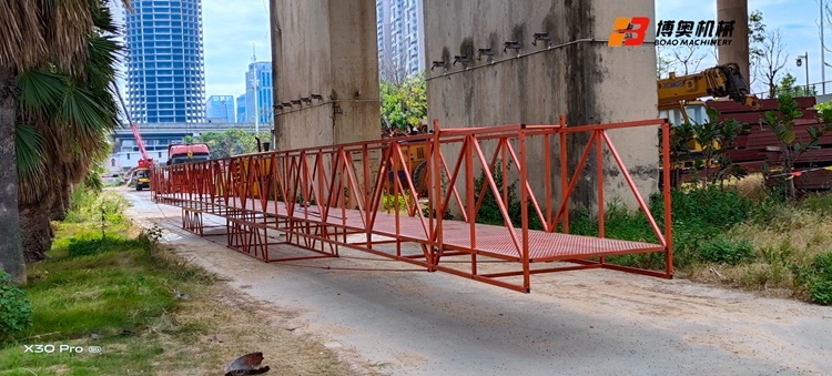 大跨度(du)橋梁檢(jian)修吊籃(lan)可上下(xia)升降移(yí)動